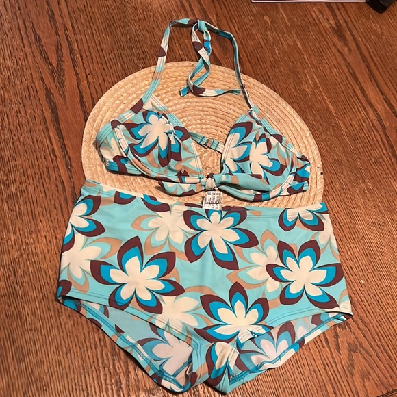 Xoxo Floral Bikini Set Size Medium - Picture 2 of 8